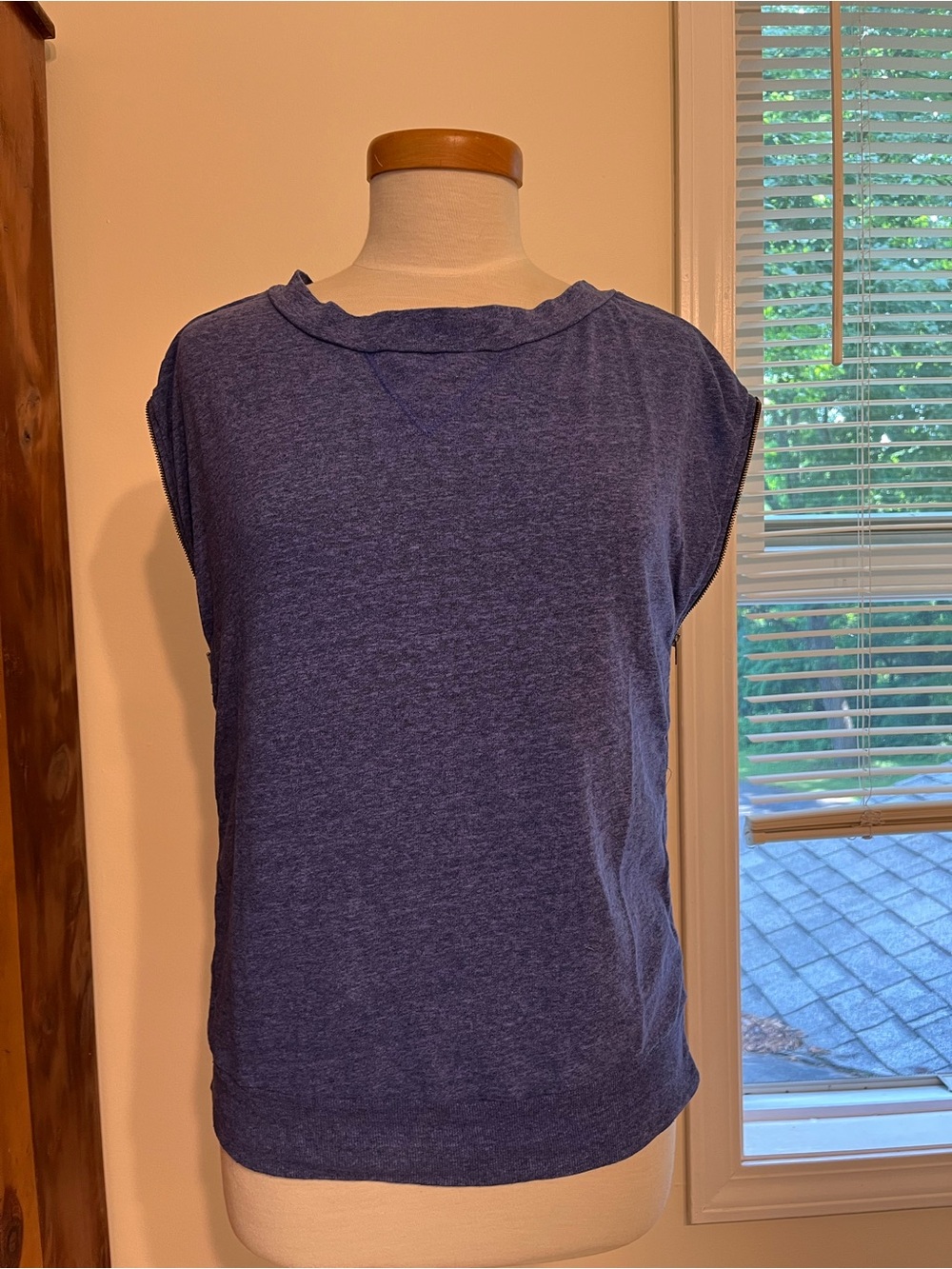 SPLENDID Zip Sided Small Women's Blue Sleeveless Boatneck Top